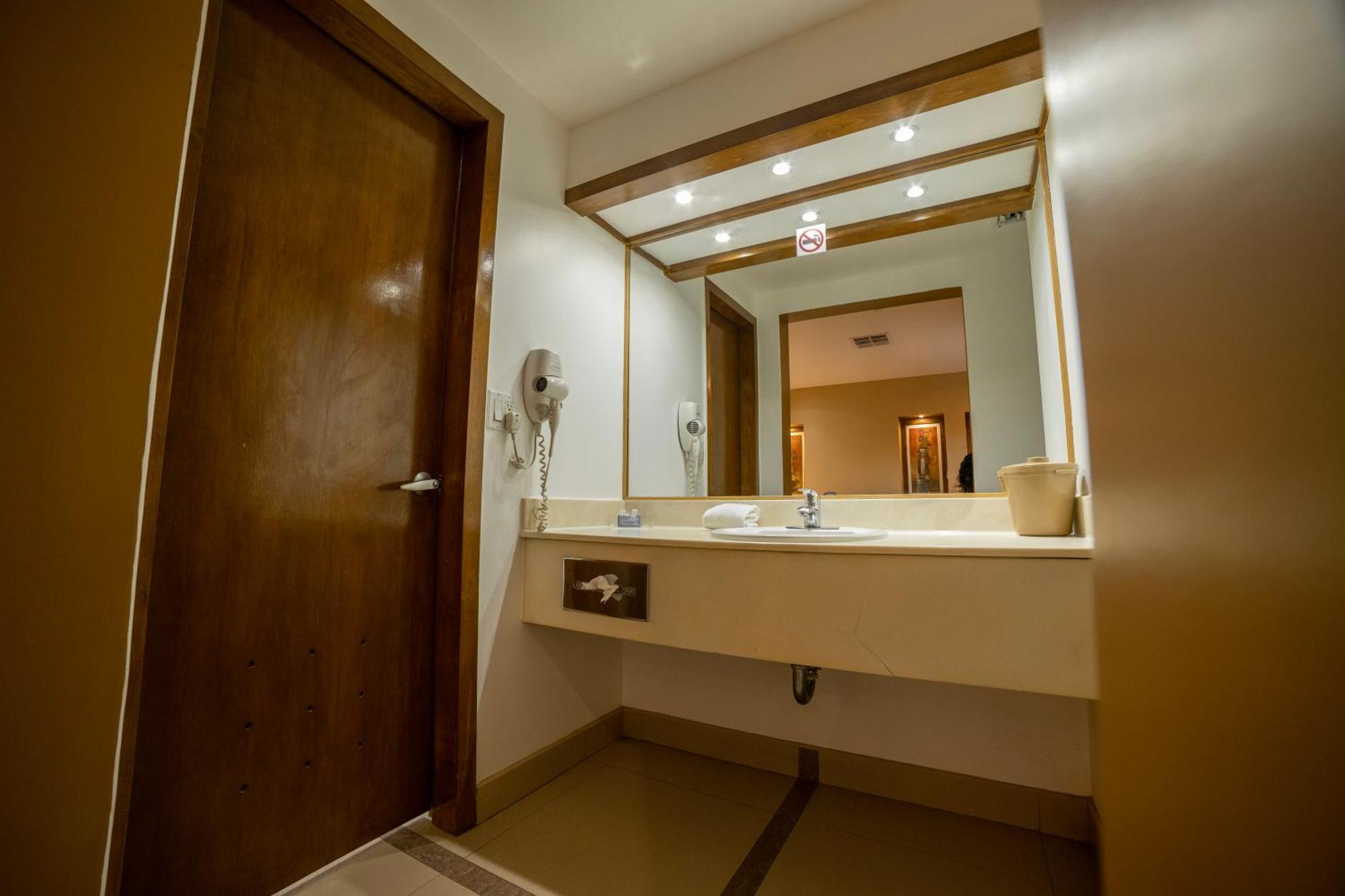 Hotel Colonial Mexicali Luaran gambar
